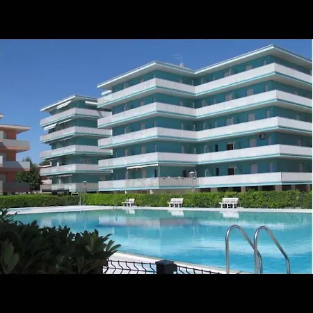 Cozy Flat For Families In With 12 Pools - Tennis- Childrens Play Area Сasa de vacaciones