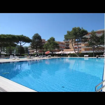 Cozy Flat For Families In With 12 Pools - Tennis- Childrens Play Area